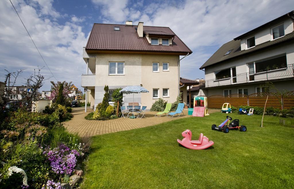 Willa Oskar Władysławowo Exteriör bild